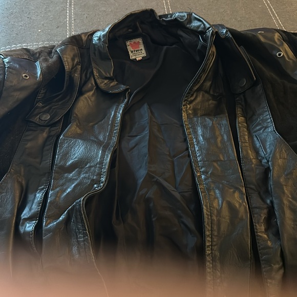 Vintage 80’s leather and suede French leather Le Fauve jacket. Size 54. - Picture 4 of 6
